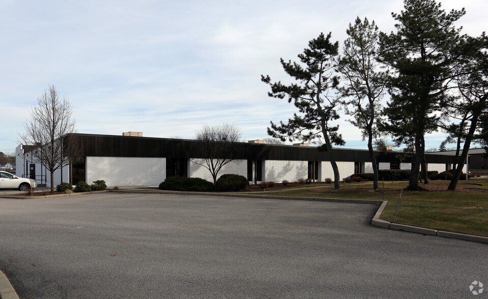 More Photos Of 30 Jefferson Park Rd, Warwick Light Distribution For Sale