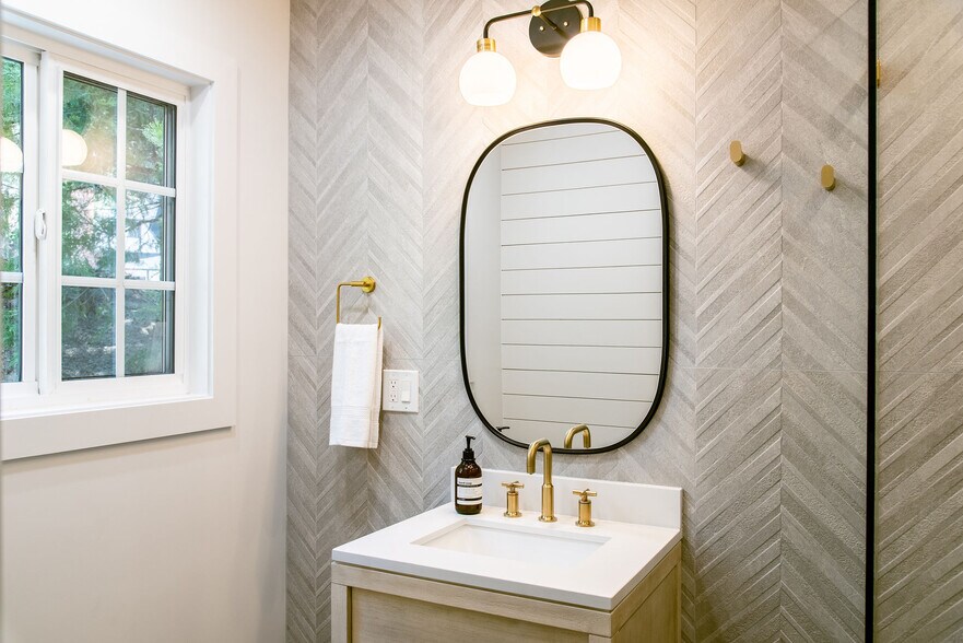 More Photos Of 306 Loch Leven Rd, Lake Arrowhead Hotel For Sale