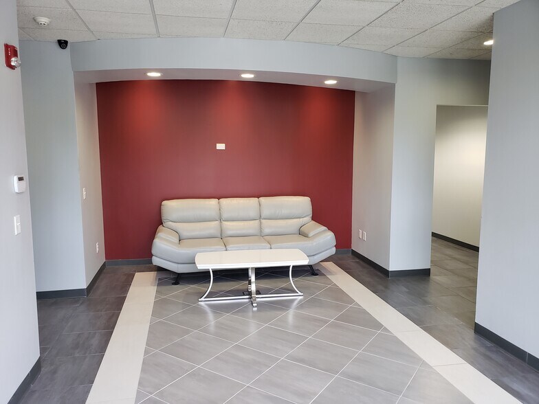 More Photos Of 6111 Gazebo Park Pl N, Jacksonville Medical For Lease