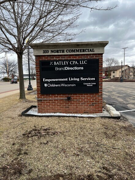 More Photos Of 333 N Commercial St, Neenah Office For Lease