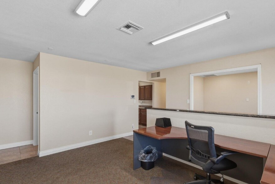 More Photos Of 3307 E Thunderbird Rd, Phoenix Office For Sale