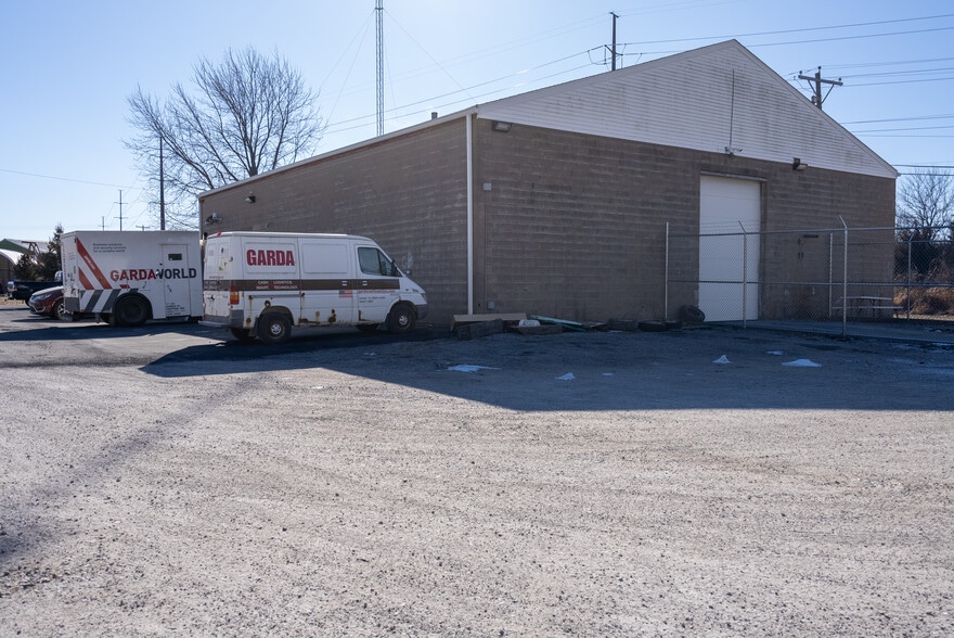 More Photos Of 17040 215th St, Davenport Warehouse For Sale