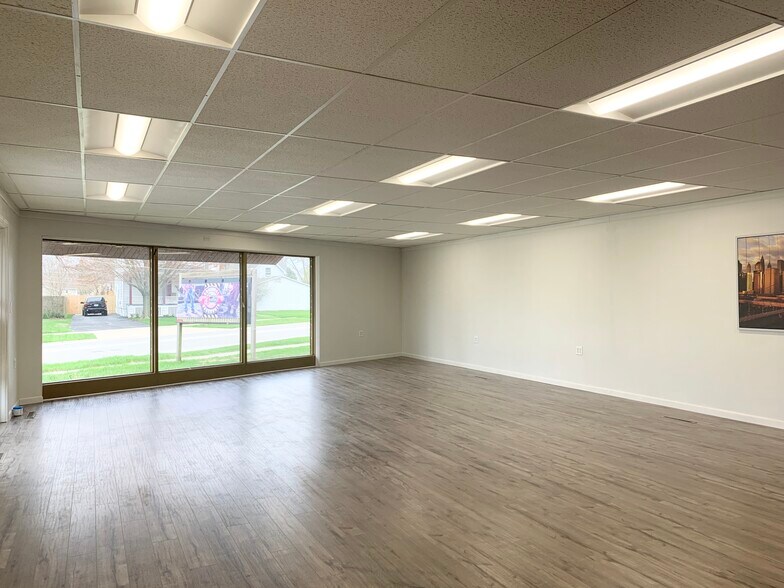 More Photos Of 929 N 5th Ave, Kankakee Storefront Retail Office For Sale