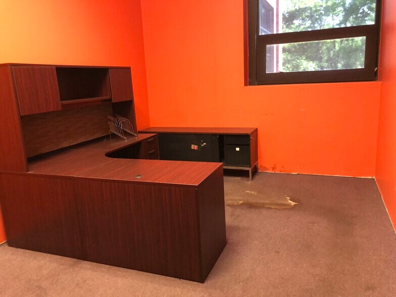 More Photos Of 402 Chandler St, Jamestown Manufacturing For Sale