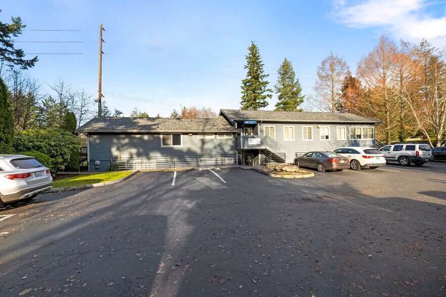 More Photos Of 104 Tremont Ave, Port Orchard Medical For Sale