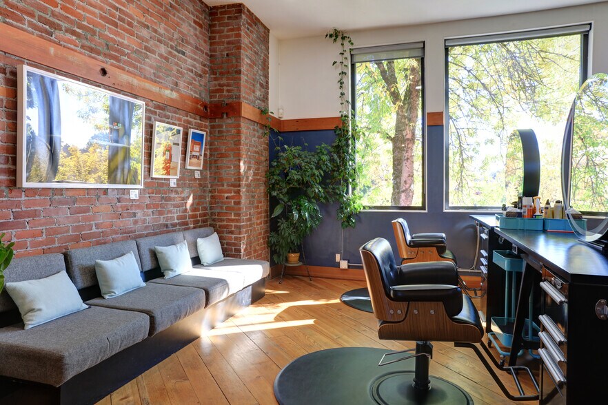 More Photos Of 2629-2637 NE Martin Luther King Jr Blvd, Portland Office For Lease