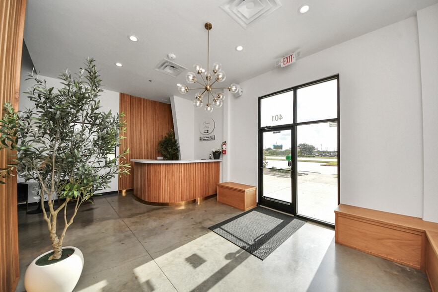 More Photos Of 30625 Kingsland Blvd, Brookshire Storefront For Sale