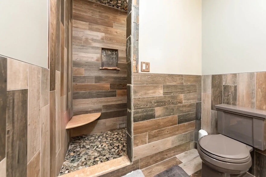 More Photos Of 1875 New Bridge Rd, Mineral Showroom For Sale