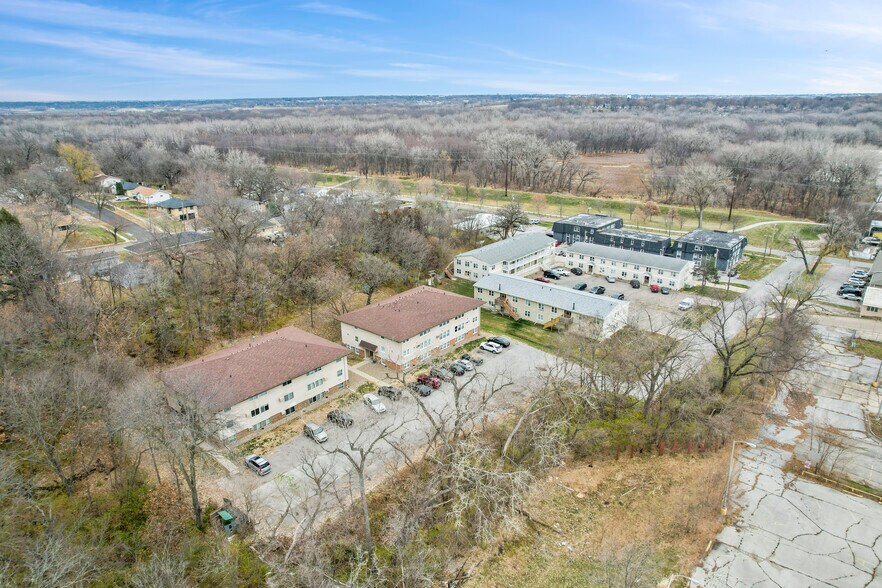 More Photos Of 2525-2535 Clarkson Ave, Des Moines Apartments For Sale