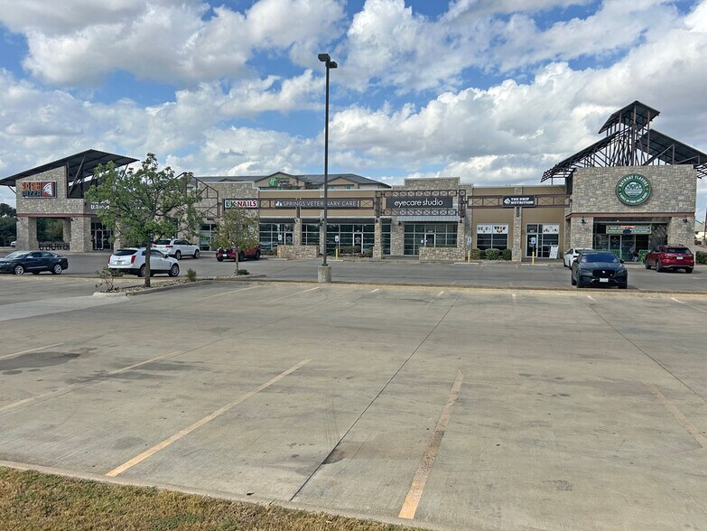 More Photos Of 333 US HWY 290 E, Dripping Springs Unknown For Lease