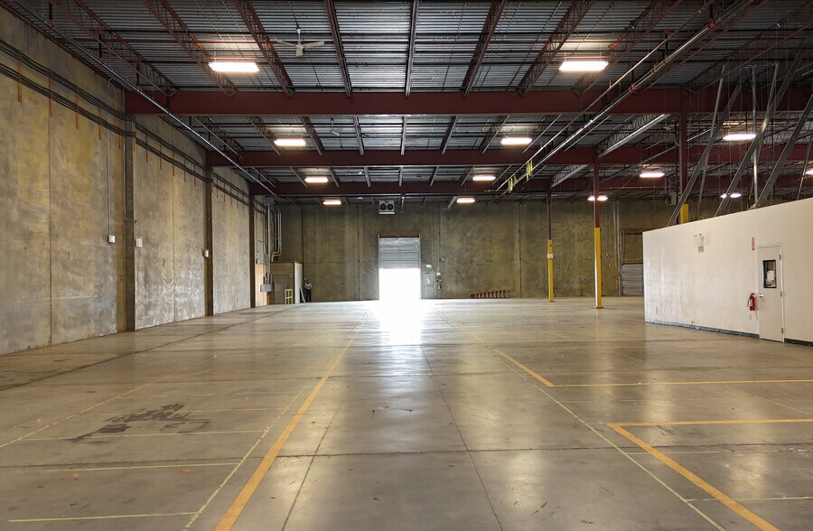 More Photos Of 403 E Kent Ave N, Vancouver Warehouse For Lease