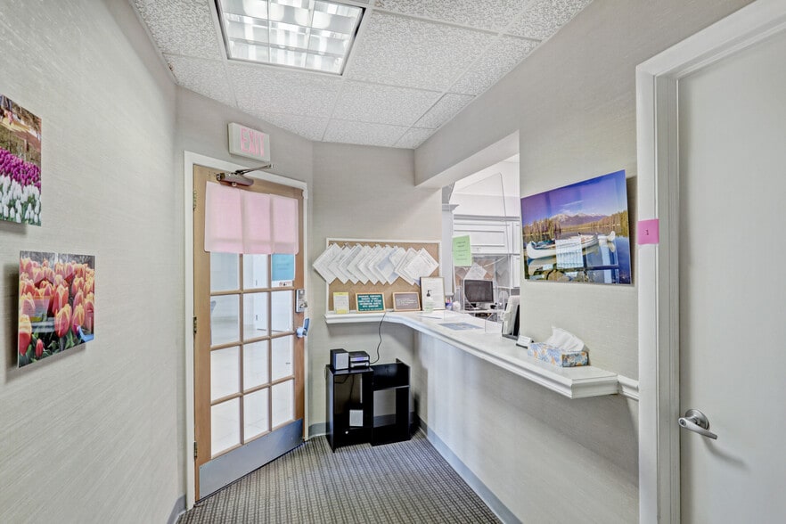 More Photos Of 3537 Forest Hill Blvd, West Palm Beach Medical For Lease