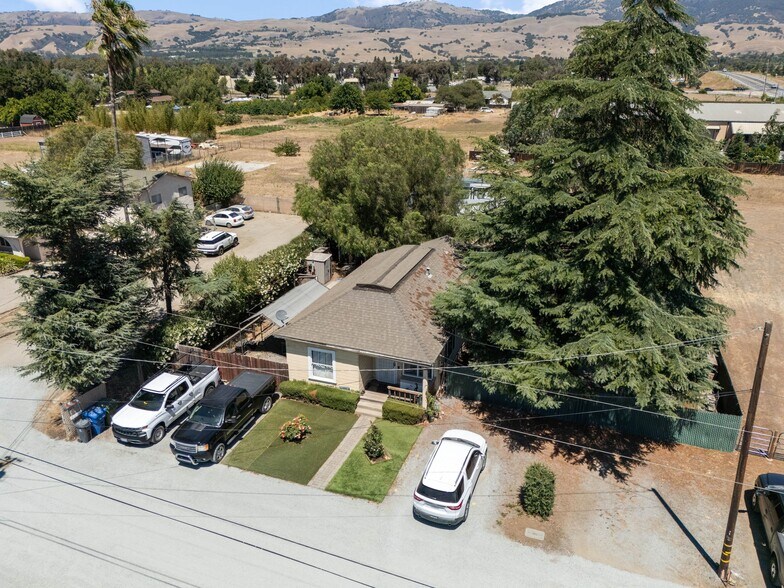 More Photos Of 13350 Kimble Ct, San Martin Apartments For Sale