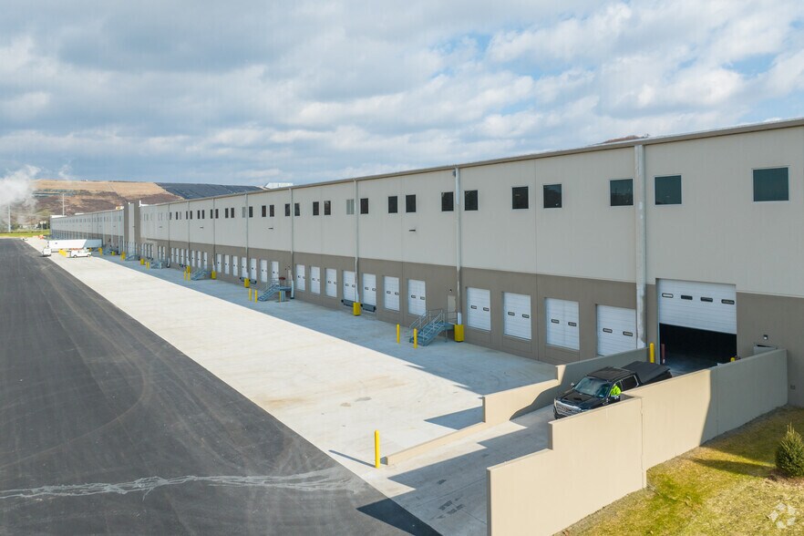 More Photos Of 3905 Commerce Center Blvd, Bethlehem Warehouse For Lease