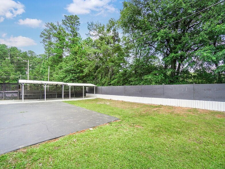 More Photos Of 2141 Flat Shoals Rd, Conyers Freestanding For Sale