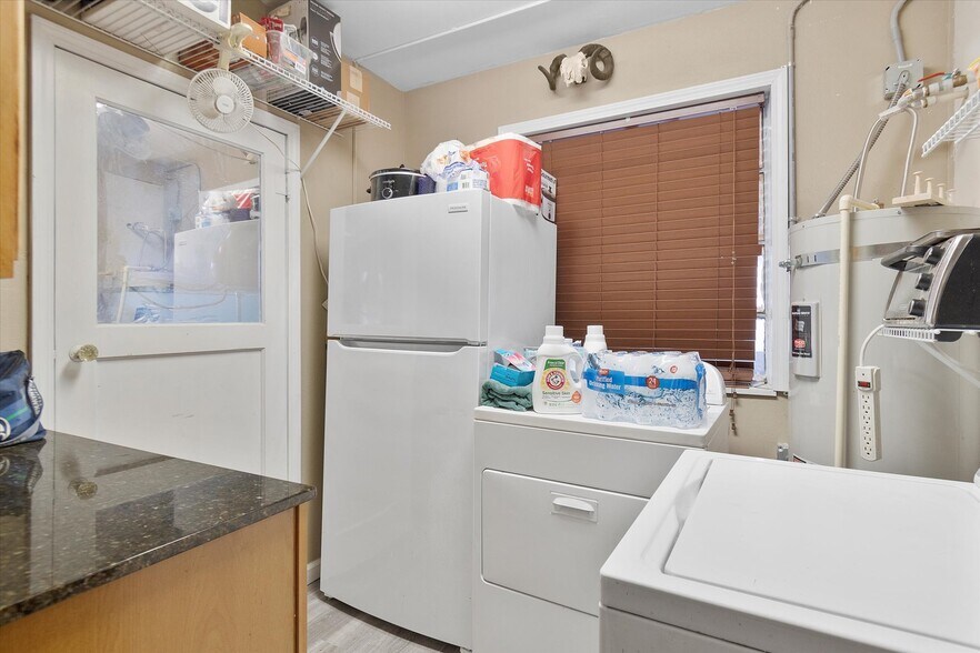 More Photos Of 101 Academy St, Kelso Distribution For Sale