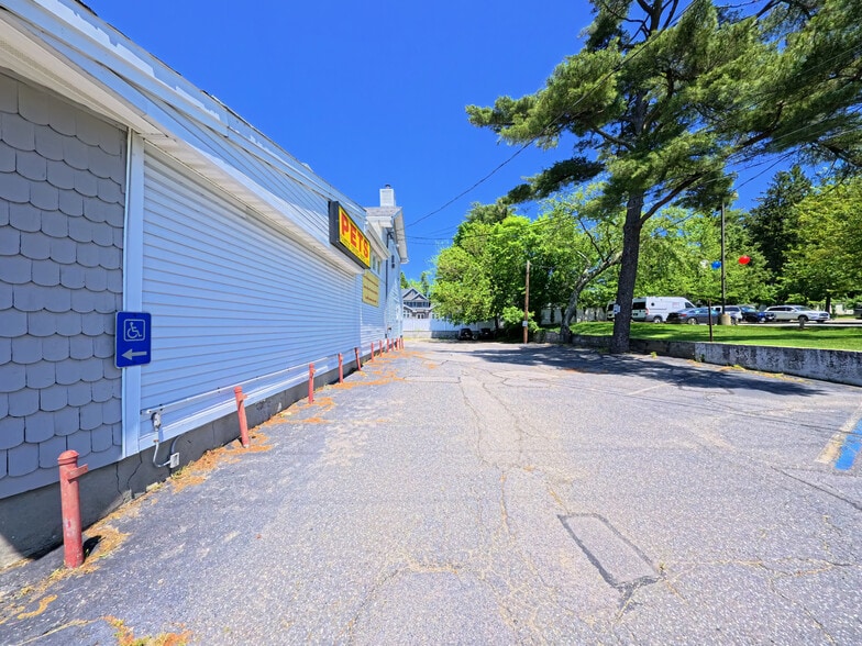 More Photos Of 125 E Jericho Tpke, Huntington Station Freestanding For Lease