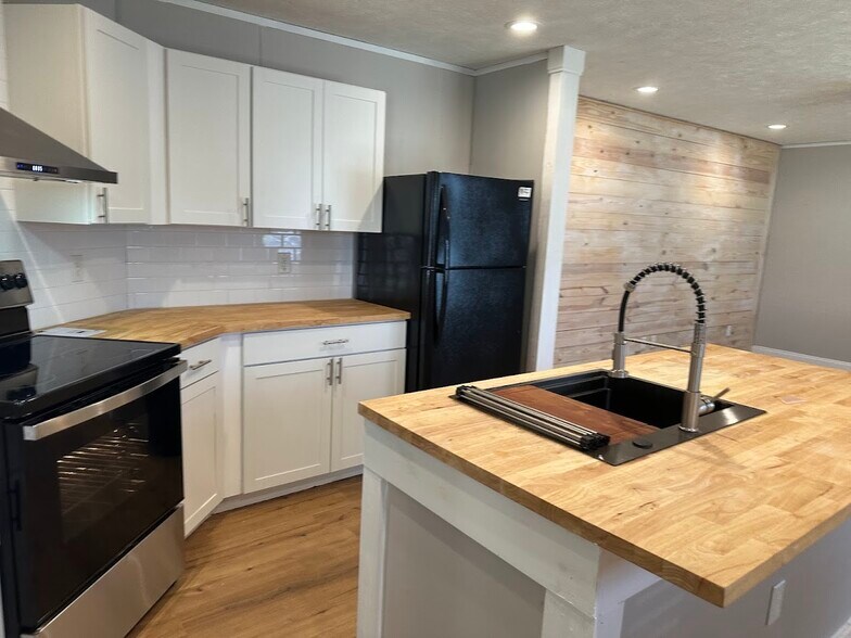 More Photos Of 4816 N US Highway 441, Lake City Manufactured Housing Mobile Home Park For Sale