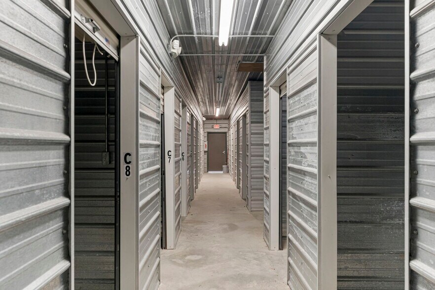 More Photos Of 6126 Thomas Dr, Panama City Self Storage For Sale