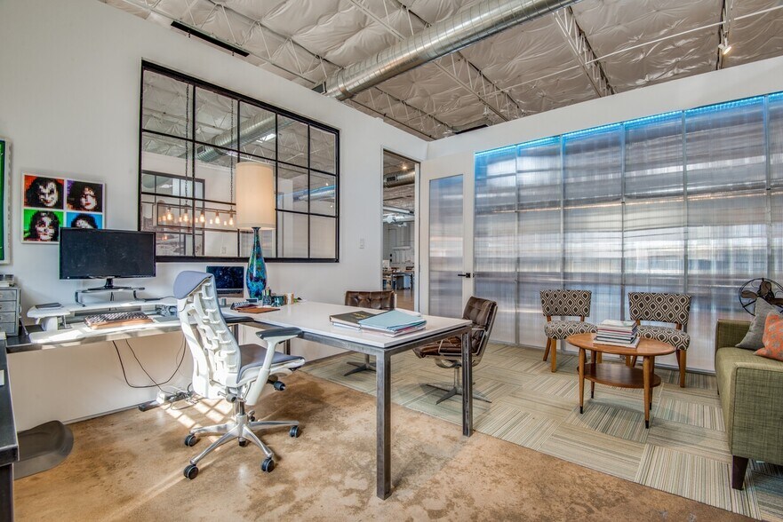 More Photos Of 4827-4841 Memphis St, Dallas Office For Sale