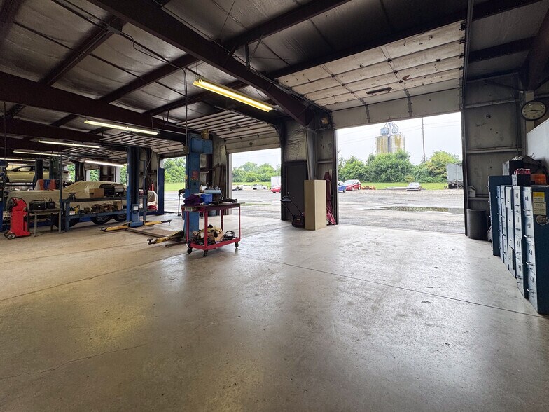 More Photos Of 544 W High St, Edison Auto Dealership For Sale