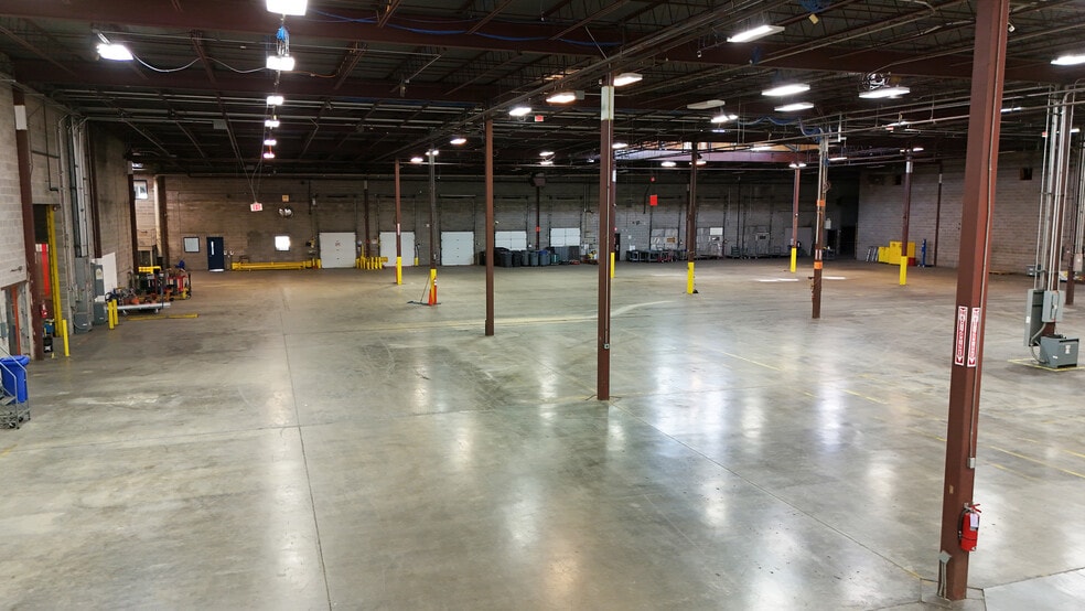 More Photos Of 21 Elm St, Watervliet Manufacturing For Sale