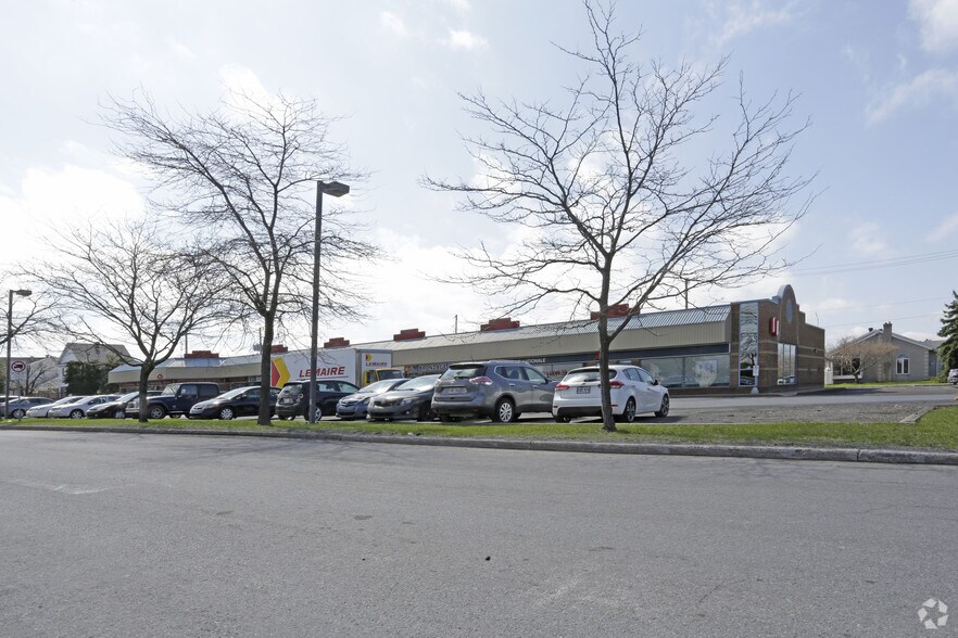 More Photos Of 210 Rue Sainte-Catherine, St-Constant Storefront For Lease