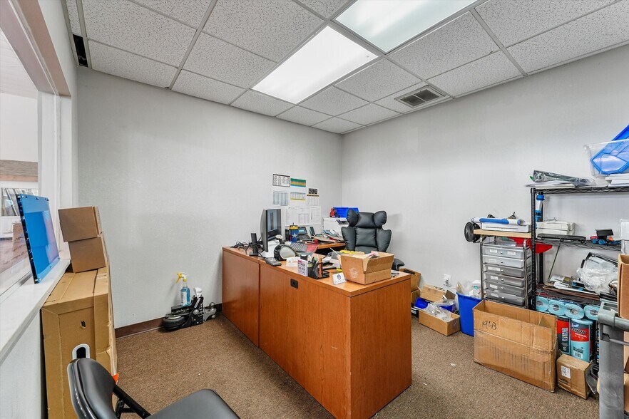 More Photos Of 15150 North Fwy, Houston Freestanding For Sale