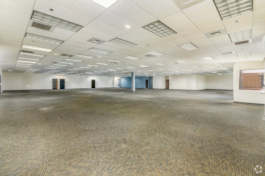 More Photos Of 39959 Sierra Hwy, Palmdale Office For Lease