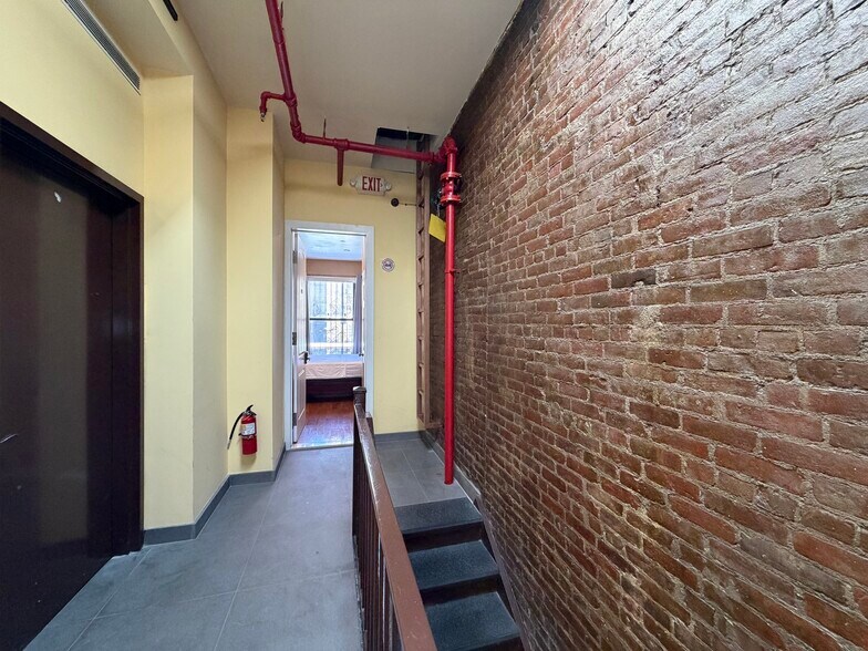 More Photos Of 365-367 W 46th St, New York Apartments For Sale