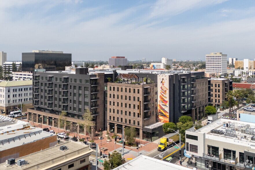 More Photos Of 401 N Main St, Santa Ana Apartments For Lease