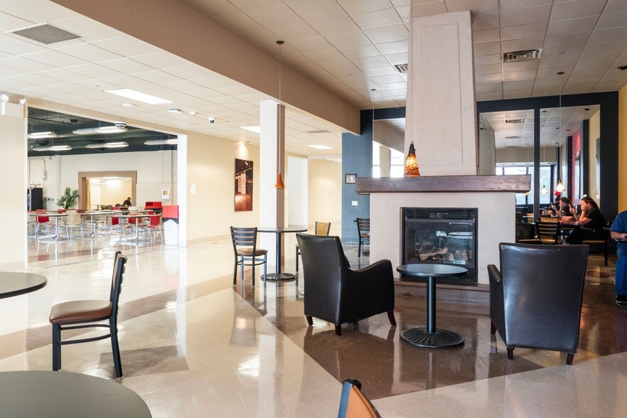 More Photos Of 1004 New Holland Ave, Lancaster Unknown For Lease