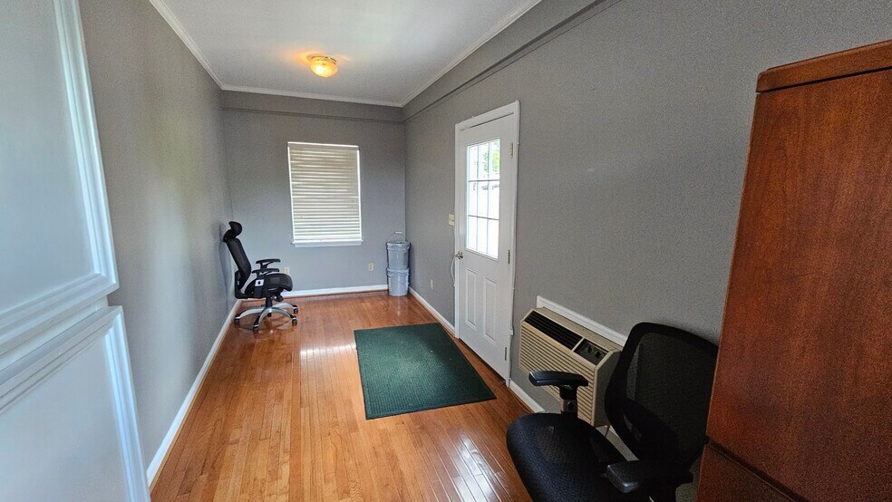 More Photos Of 810 S Main St, Culpeper Storefront Retail Office For Sale