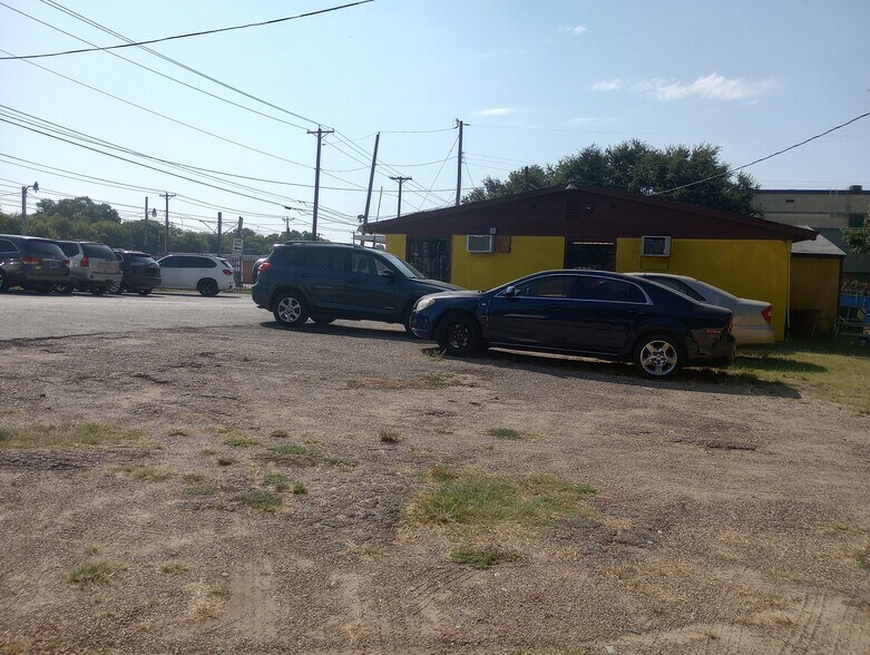 More Photos Of 4123 S Lancaster Rd, Dallas Office For Sale