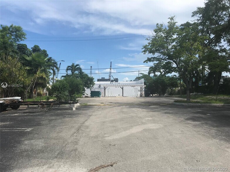 More Photos Of 753 NE 79th St, Miami Storefront For Lease