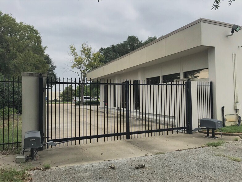 More Photos Of 16920 Park Row, Houston Office For Lease