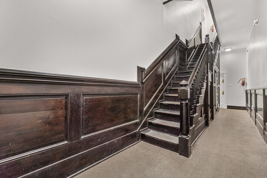 More Photos Of 136 Broadway, Hagerstown Apartments For Sale
