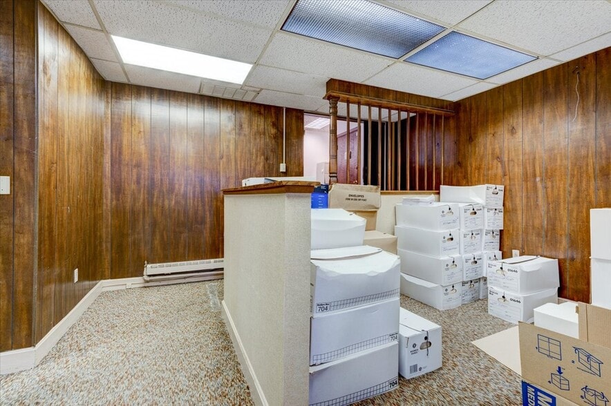 More Photos Of 100 W Antietam St, Hagerstown Office For Lease