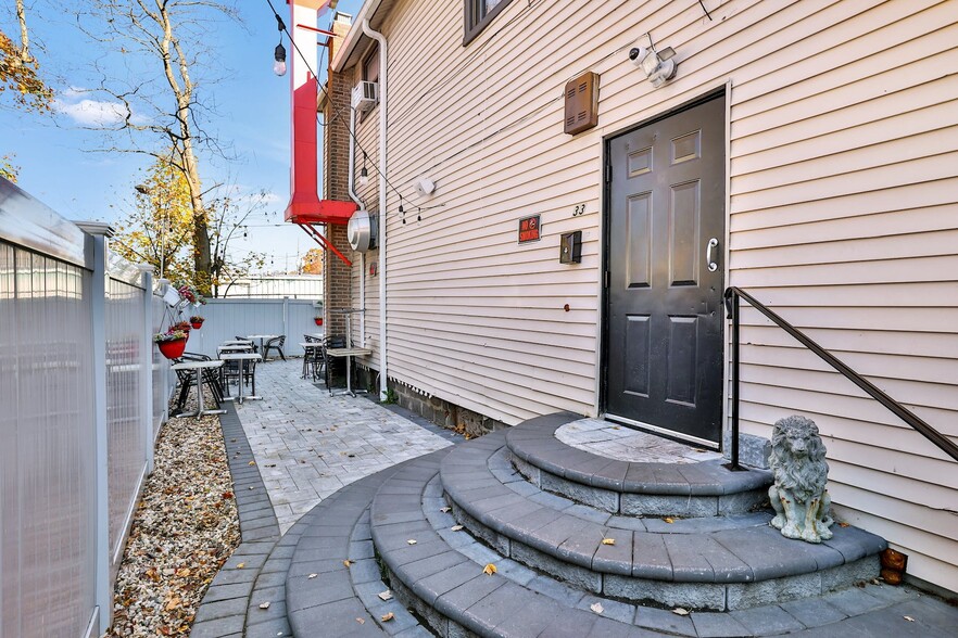 More Photos Of 33-35 W Central Ave, Pearl River Restaurant For Lease
