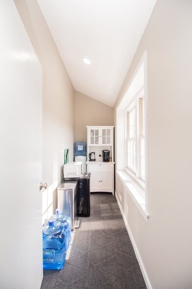 More Photos Of 4 Boyden Rd, Holden Office For Lease