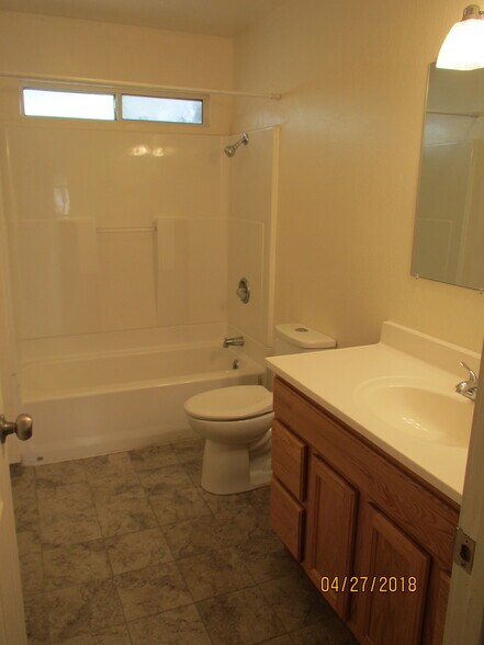 More Photos Of 266 S Yolo St, Willows Apartments For Sale