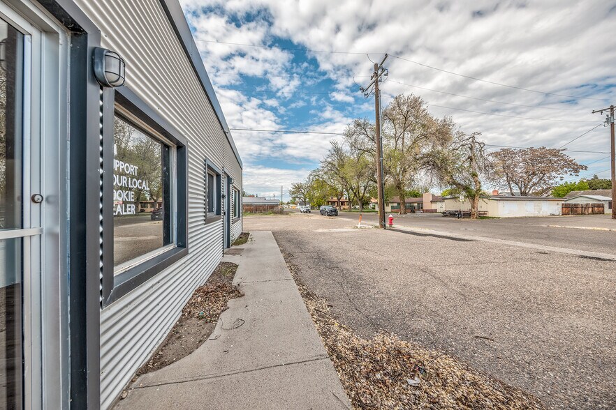 More Photos Of 361 SW 12th St, Ontario Specialty For Sale
