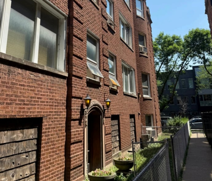 More Photos Of 816 W Agatite Ave, Chicago Apartments For Sale