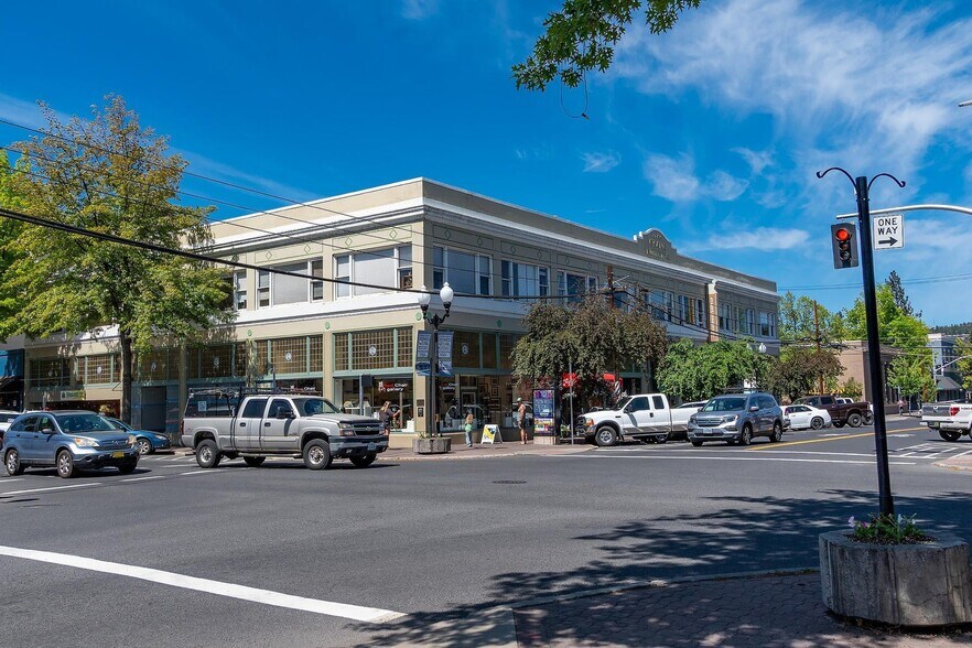 More Photos Of 115-125 NW Oregon Ave, Bend Storefront Retail Office For Sale