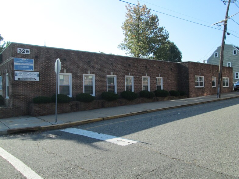 More Photos Of 329 Amboy Ave, Woodbridge Medical For Sale