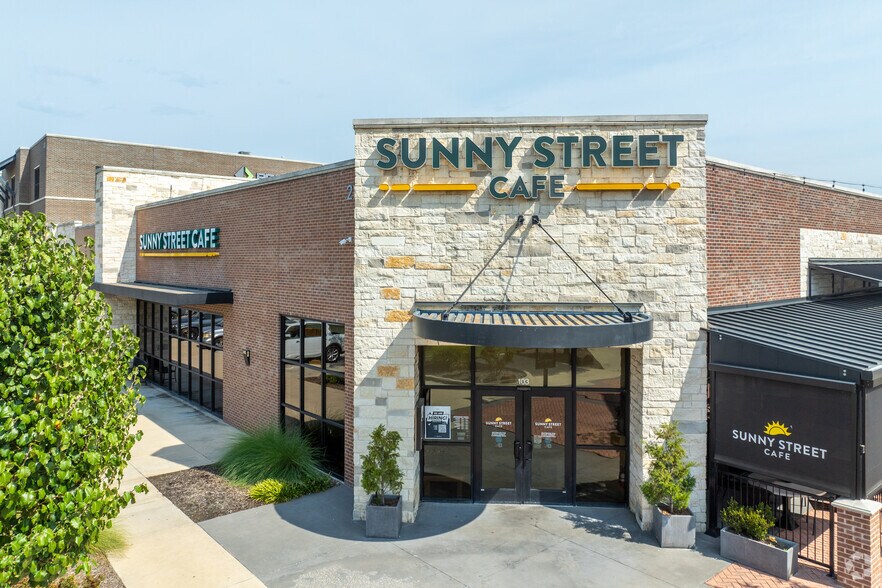 More Photos Of 210-337 Shops Blvd, Willow Park General Retail For Lease