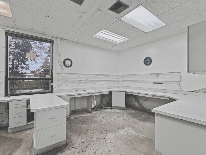 More Photos Of 3003 S Congress Ave, Lake Worth Medical For Sale