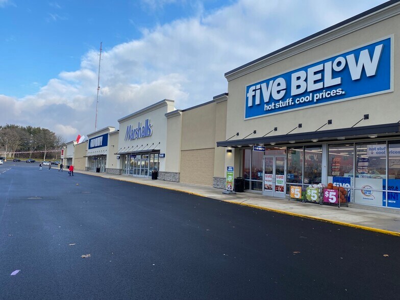 More Photos Of 2901 E Lincoln Way, Sterling Unknown For Lease