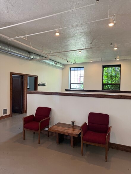 More Photos Of 602 N 6th St, Fairfield Industrial For Lease