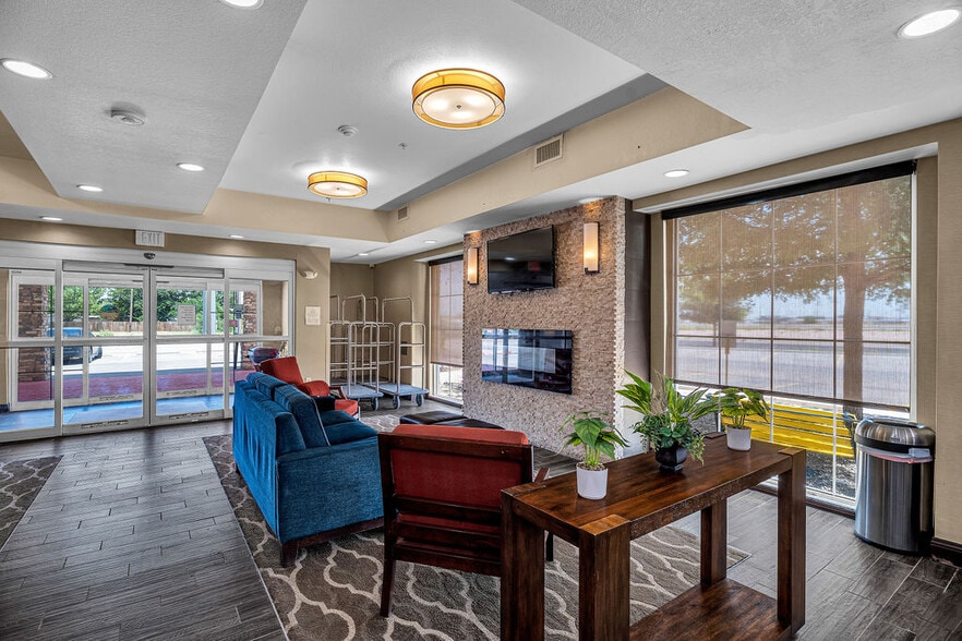 More Photos Of 910 W Interstate 20, Midland Hotel For Sale
